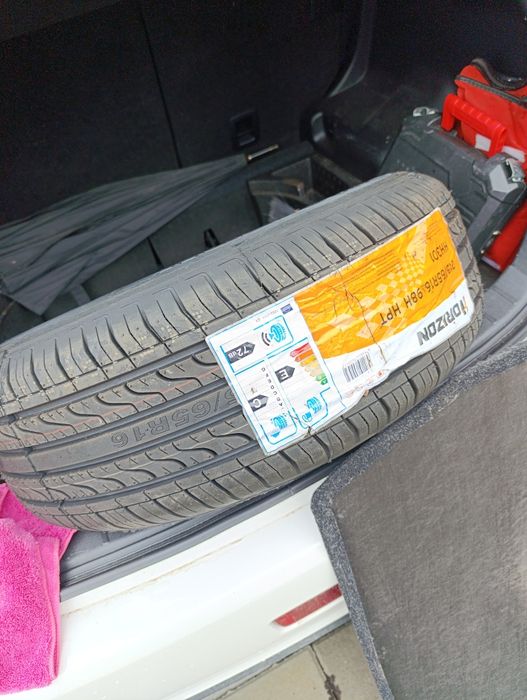 Продавам чисто нова гума с чисто нова джанта