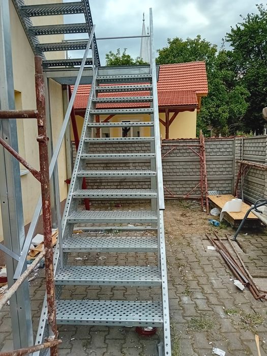 Scara metalica zincata 4mm grosime de incendiu