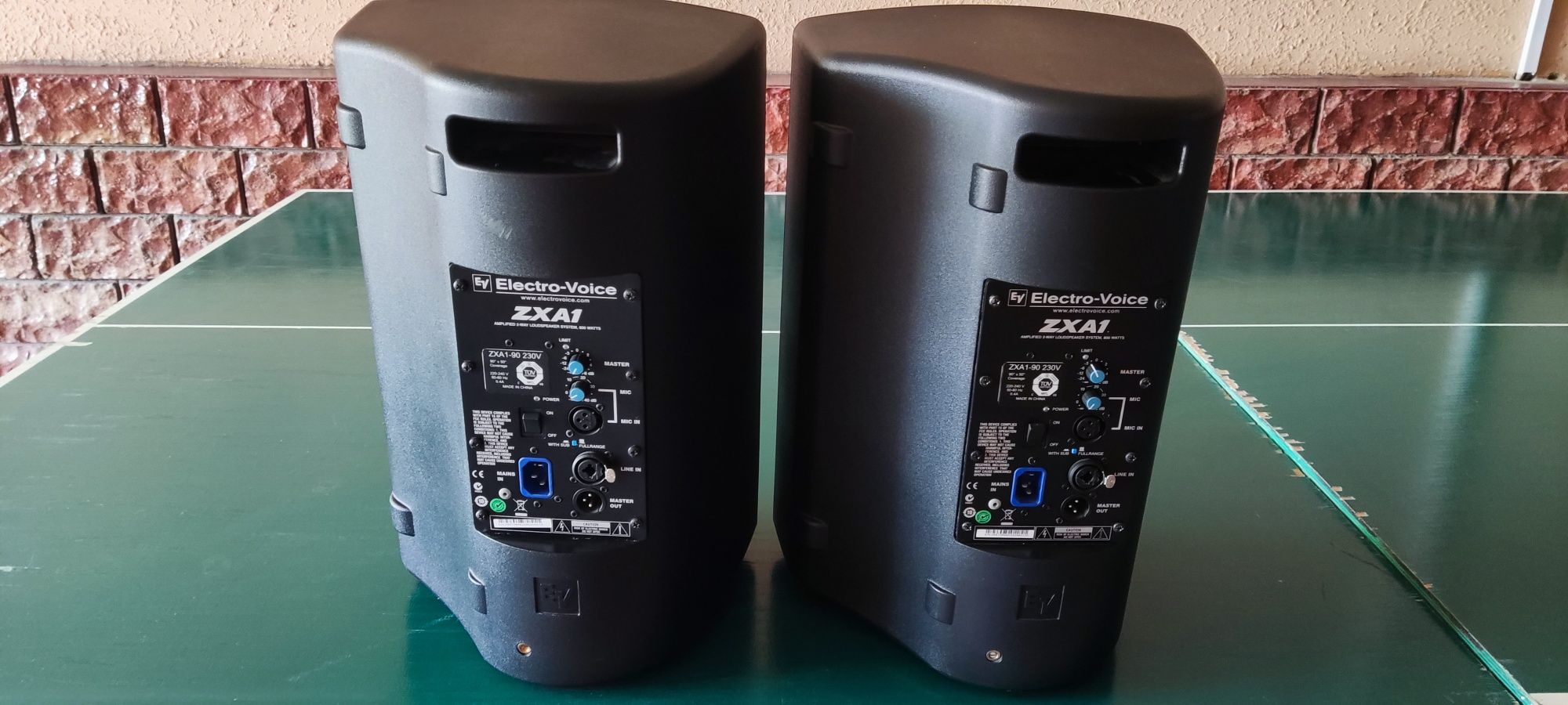 Electro Voice ZXA1