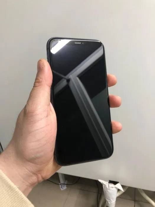 Iphone 11 pro   220$