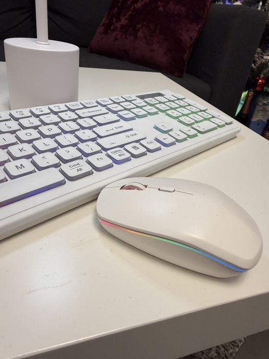 Kit mouse si tastatura RGB wireless USB C alb