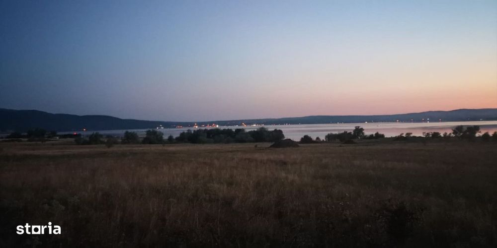 Teren pe Malul Dunarii, excelent pentru PENSIUNE