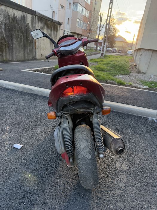 Vând scuter Aprilia