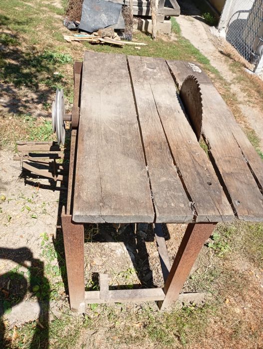 Masa de circula cu motor