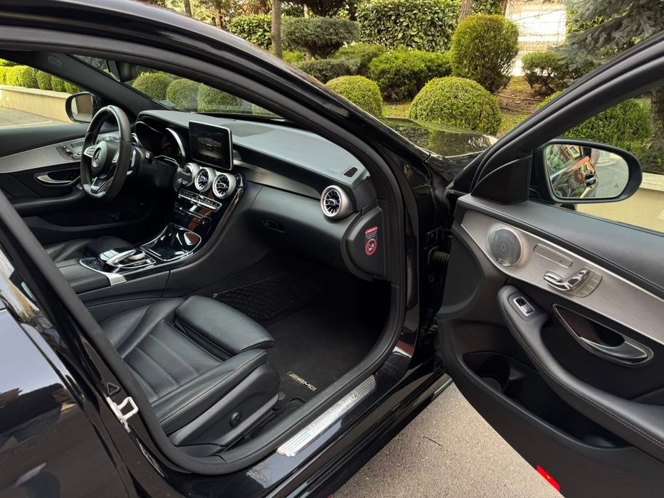 Mercedes C220d / AMG 6.3 s line / Keyless / Distronic / Head-up