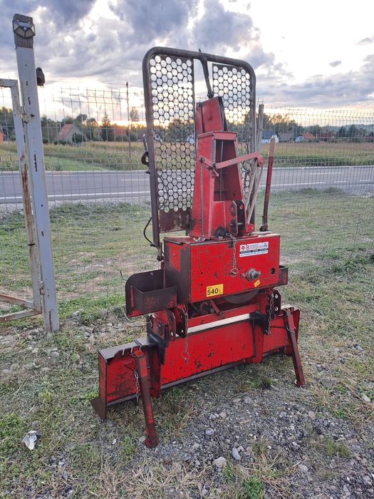 Troliu forestier 5 tone mecanic dupa tractor adusa recent