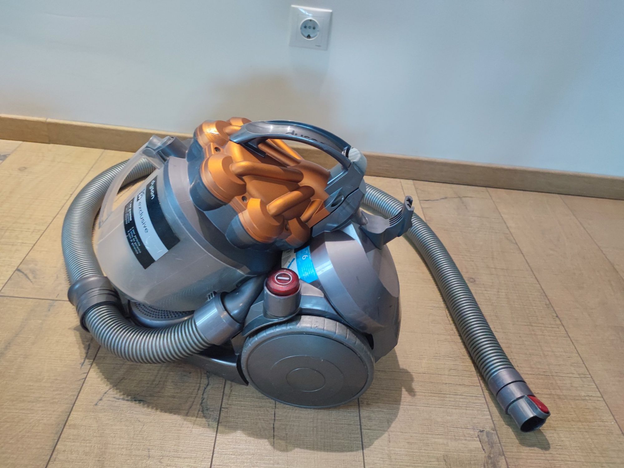 Aspirator Dyson DC 29 Exclusive fara perie si teava