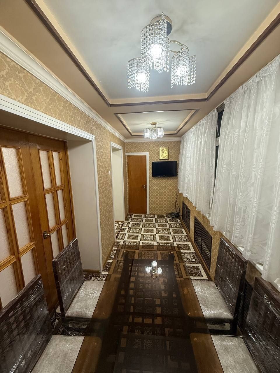 Яккасарай, Парк Бабура, Паркирова, №:185
