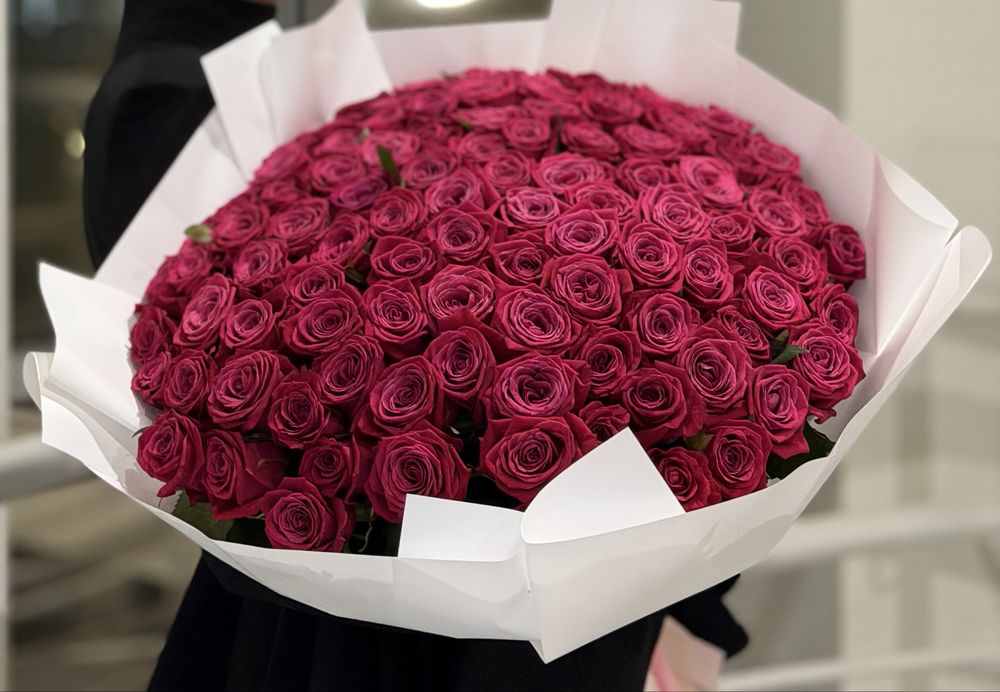 101 роза, кеше алынған, свежый болып тұр әлі