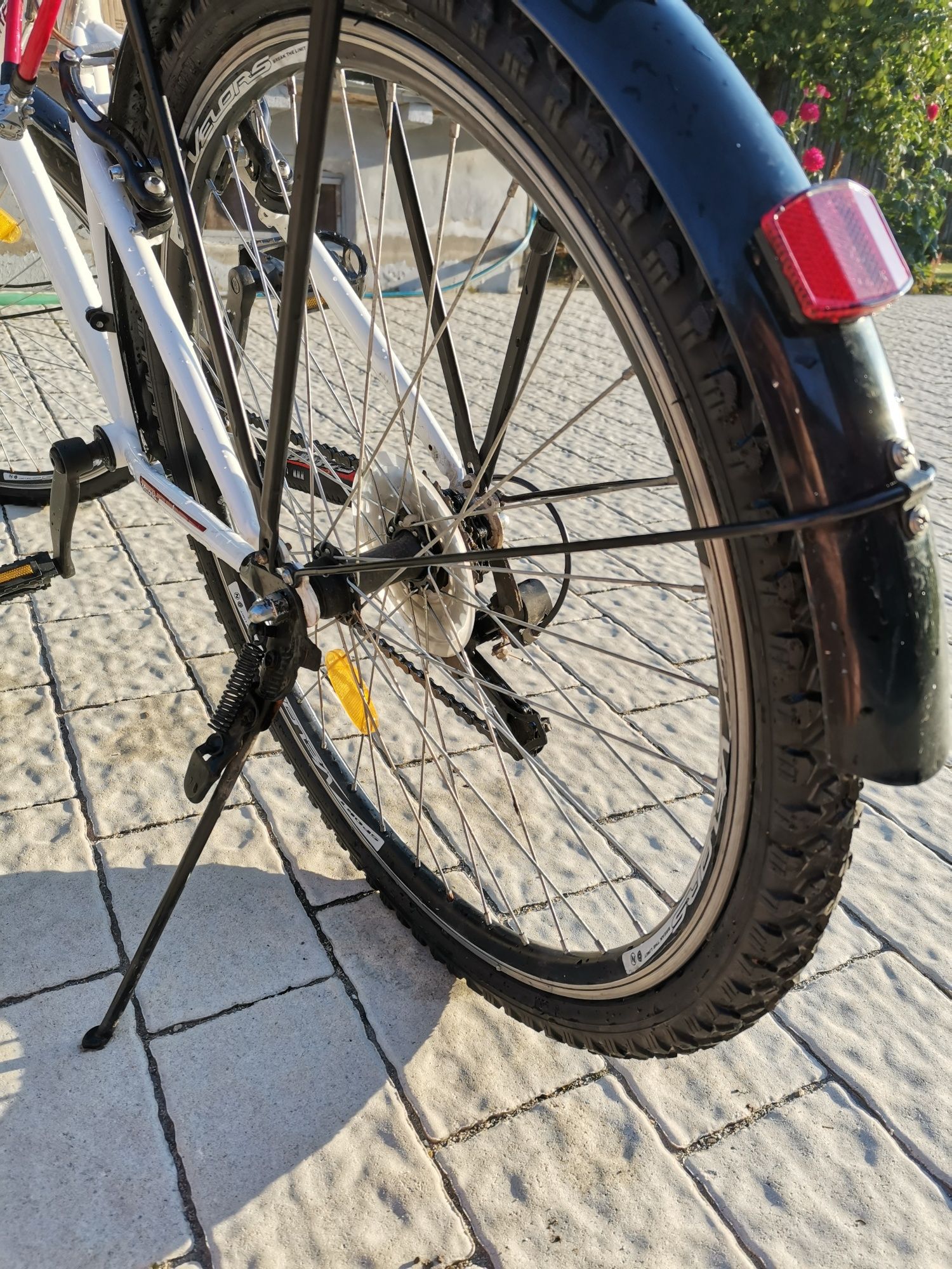 Vând bicicletă pentru femei/fete