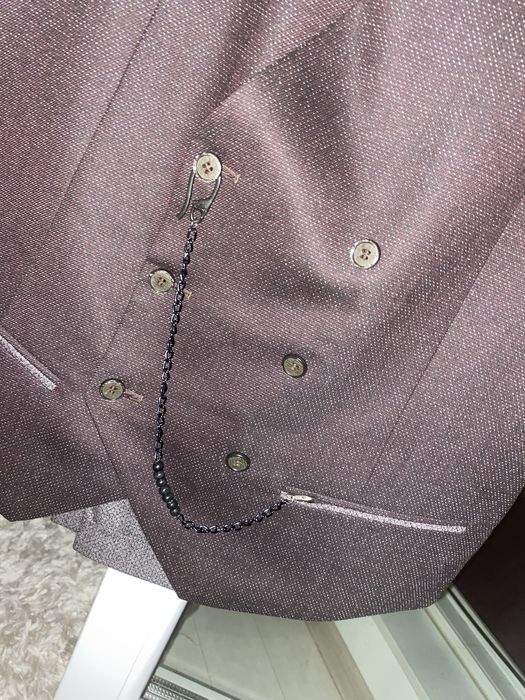 Costum D’S Damat Twn purtat de două ori