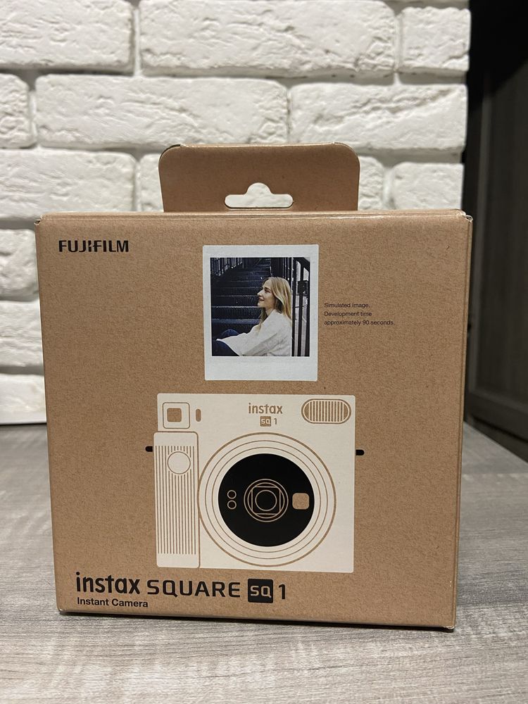 Фотоаппарат instax (палароид)