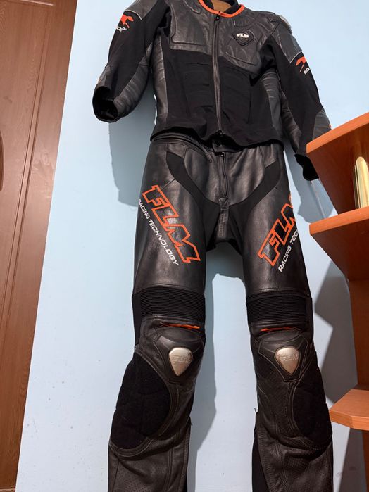 Vând echipament Moto