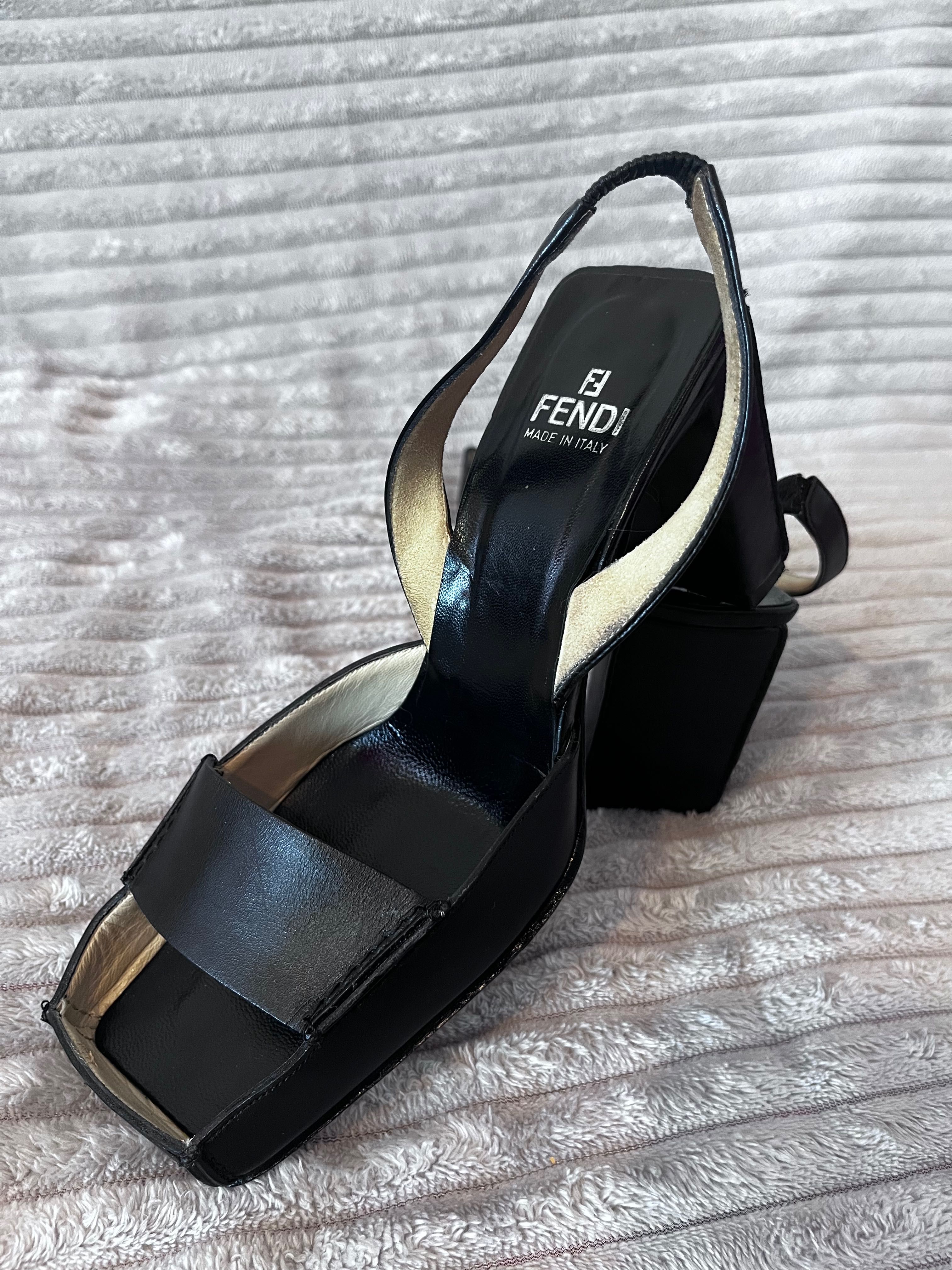Sandale Fendi originale