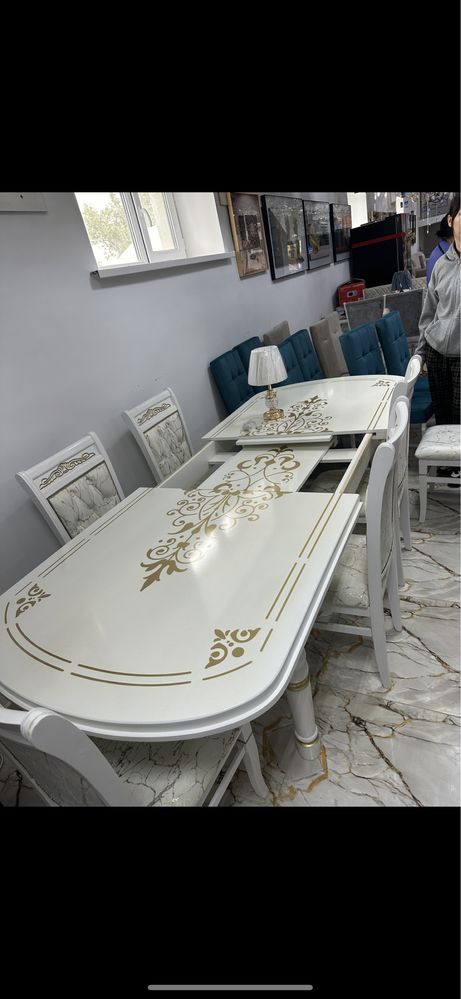 Стол сатылады.