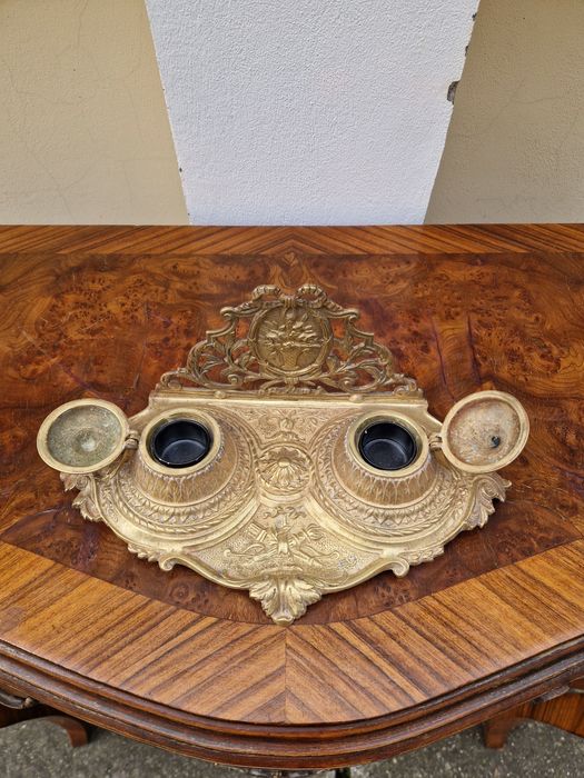 Прекрасна антикварна колекционерска английска бронзова мастилница