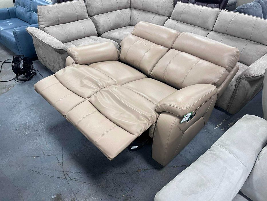 Кремав кожен диван двойка с електрически релаксиращ механизъм