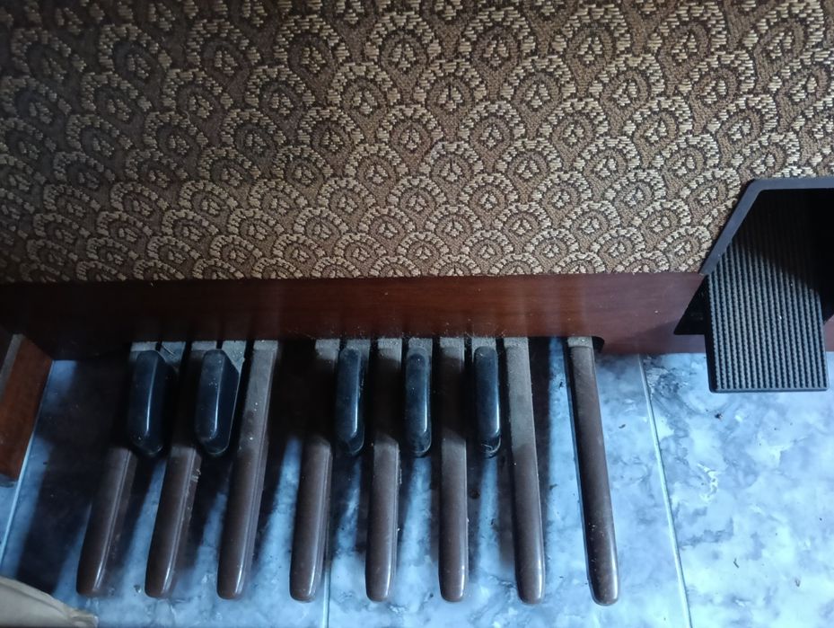 Pianină Yamaha electone b60 cu scaun original in stare perfecta