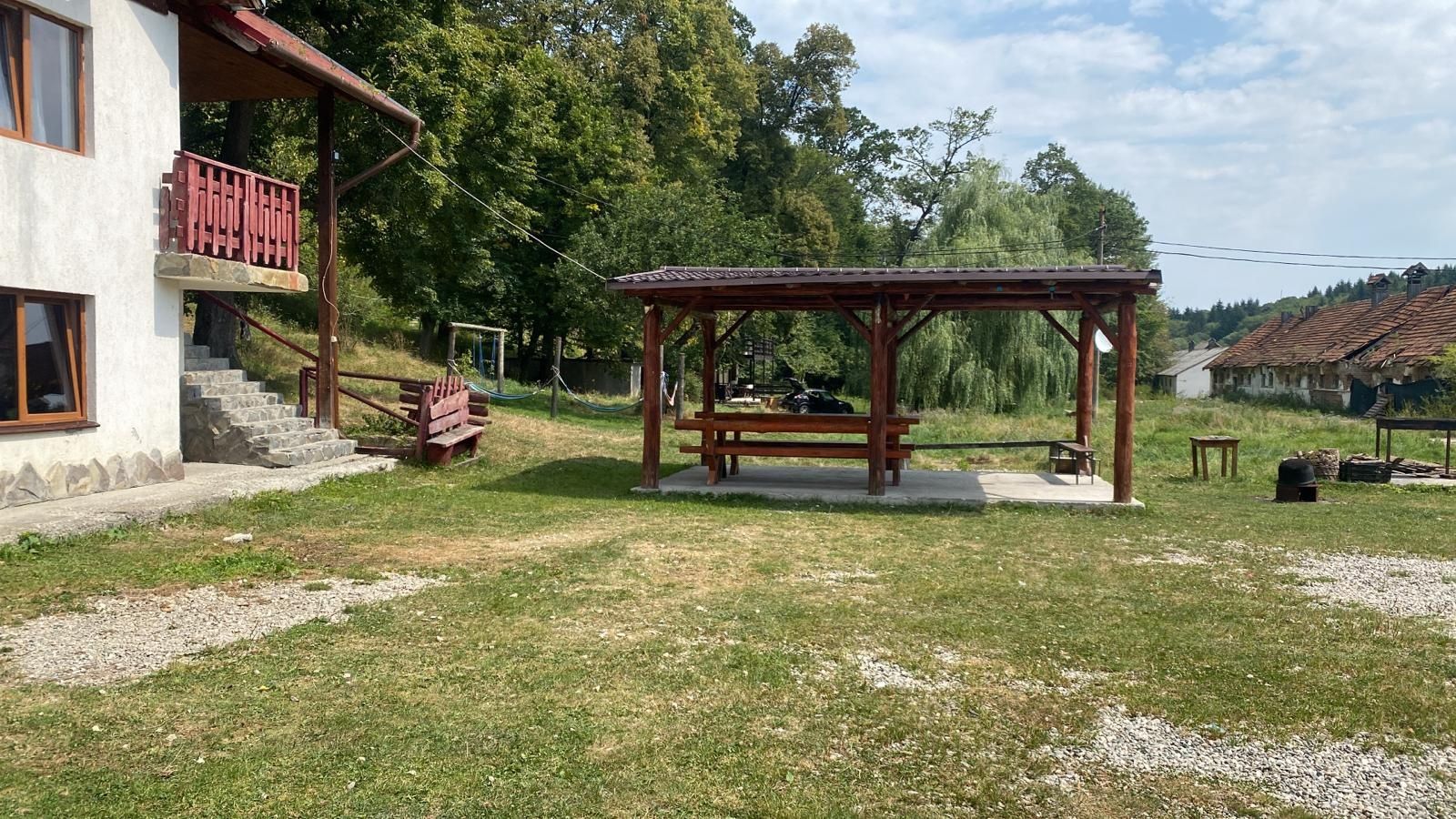 Închiriez cabana ( cu ciubar ] ptr evenimente.
