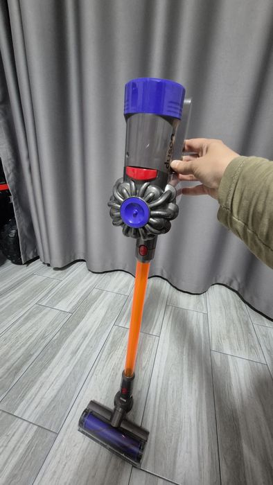 Vand aspirator dyson pentru copii