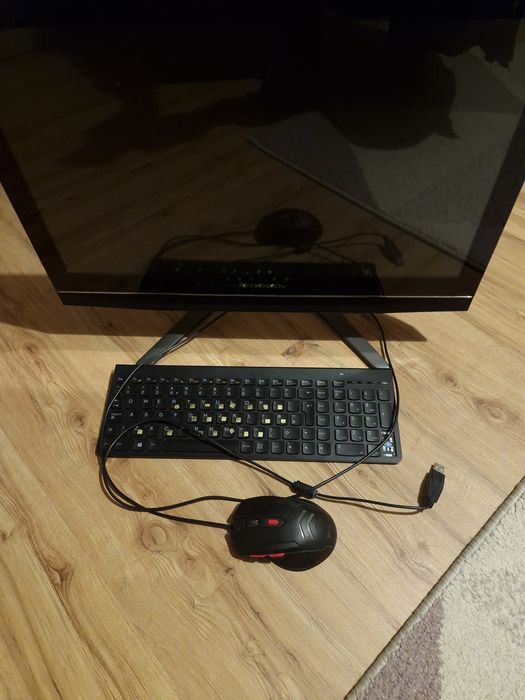All-in-one система Lenovo с инсталирана операционна система ундоус 8