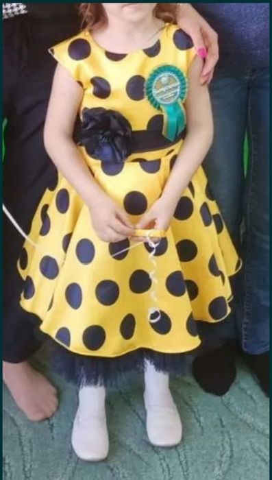 Продам платье красивое