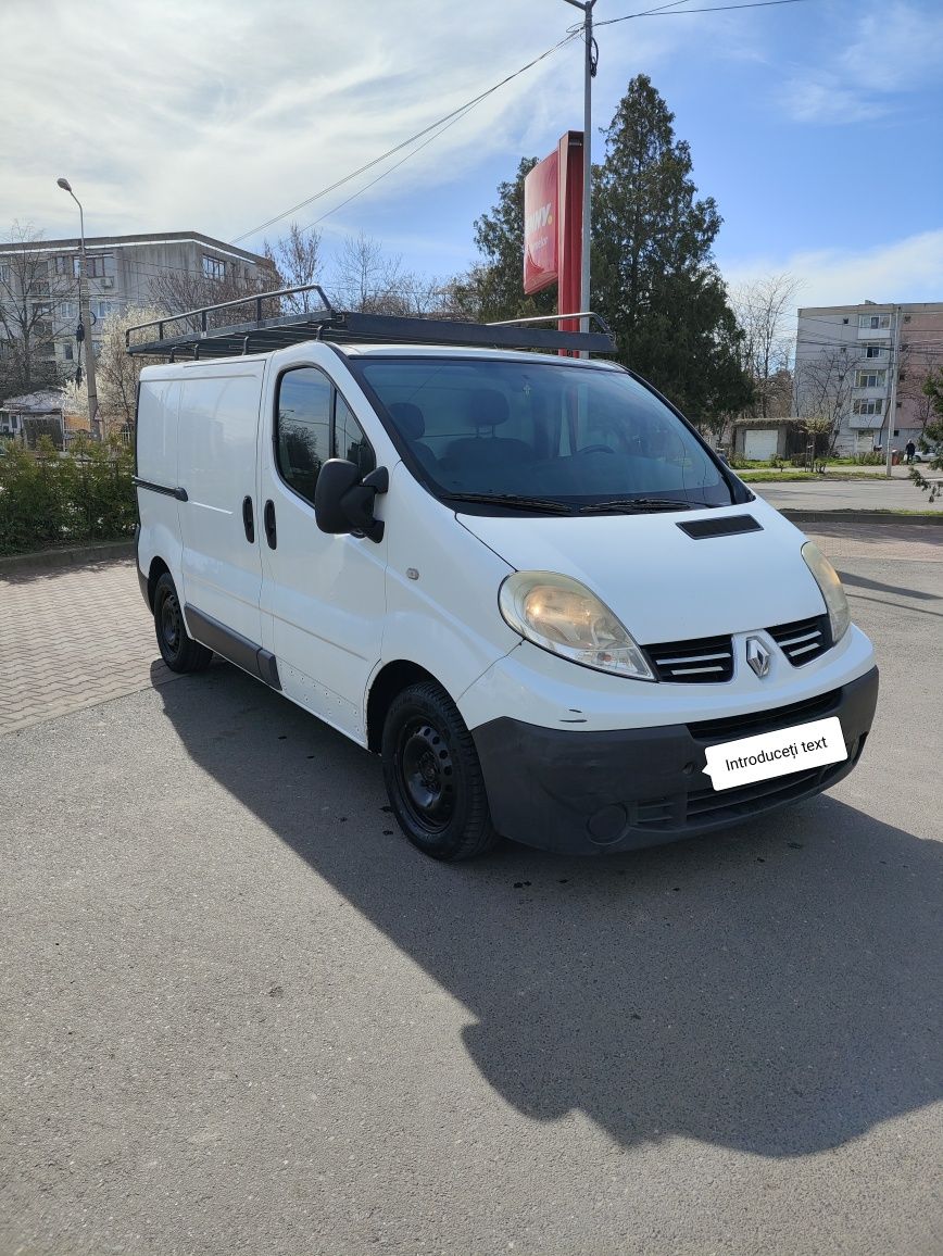 Vând Renault Trafic