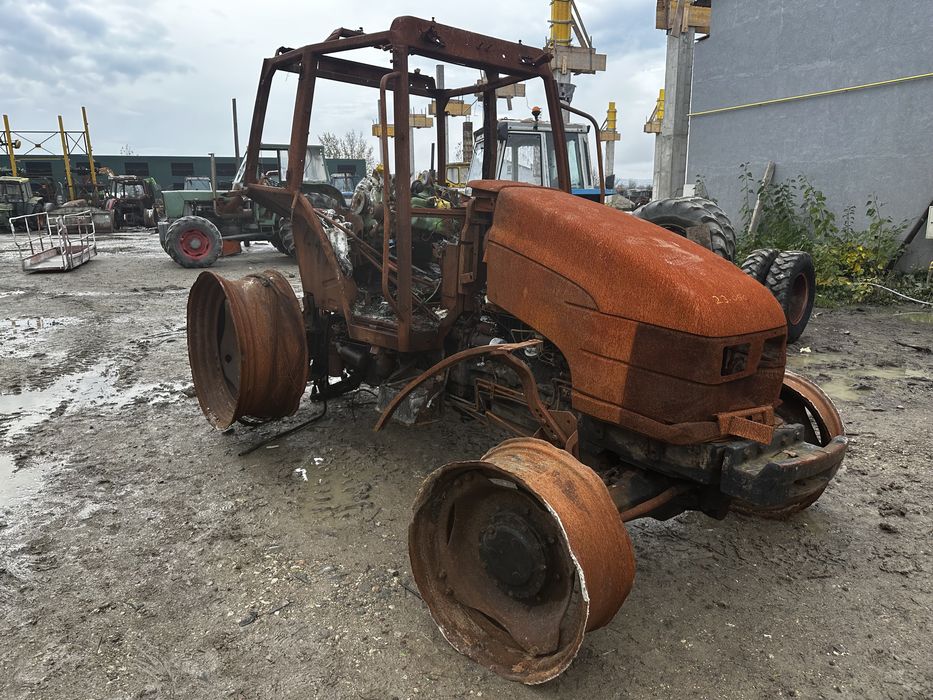 Dezmembrez New Holland ts 90 100 110