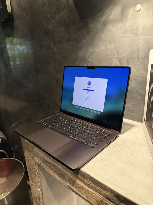 3 cycle! КАТО ЧИСТО НОВ Macbook Pro M4 14 inch Space Black