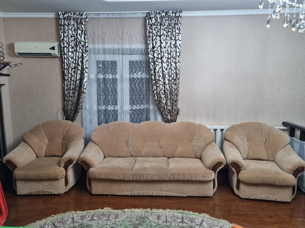 Продам диван с креслами велюр Россия