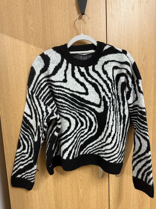 Блузка на Bershka и Mohito