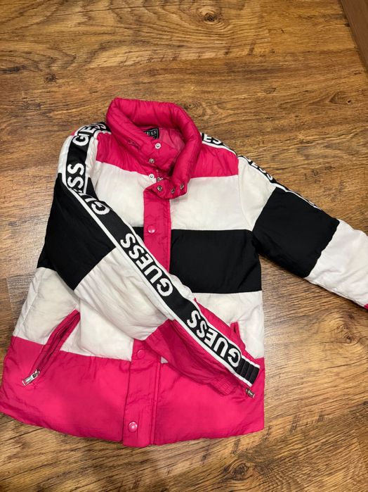 Оригинално зимно яке Guess xs размер