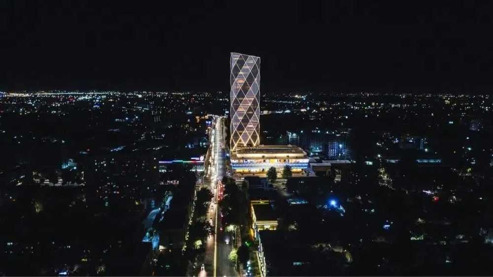 ;Yakkasaroy‼️PiramitTower 3x 100m2 Markazda Airoport Bobur ko'chasi