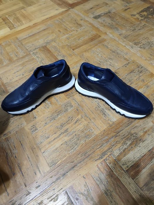 Продается осень зима. Кожаные кроссовки