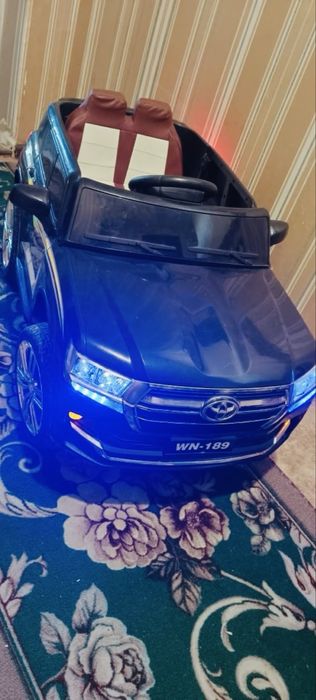 Детский электромобиль