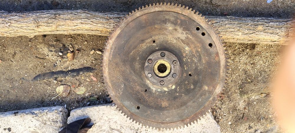 Vând volantă de Aro 445 preti 500lei