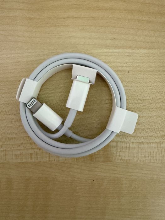 Cablu original Iphone 13 Pro + 4 folii silicon + 2 huse