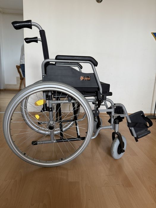 Scaun cu rotile in stare perfecta