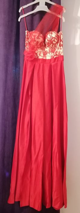 Rochie roșie elegantă