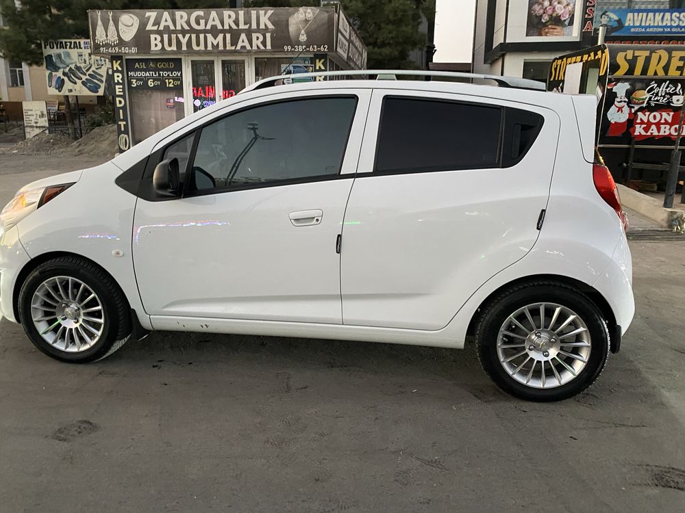 Chevrolet spark sotiladi