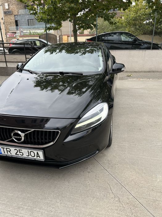 Volvo V40 D3 150 CP