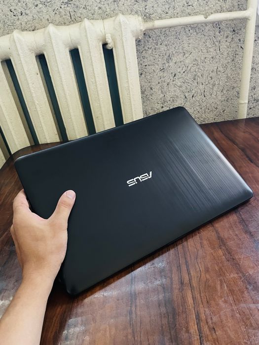 Asus noutbuk holati ideal narxi arzon