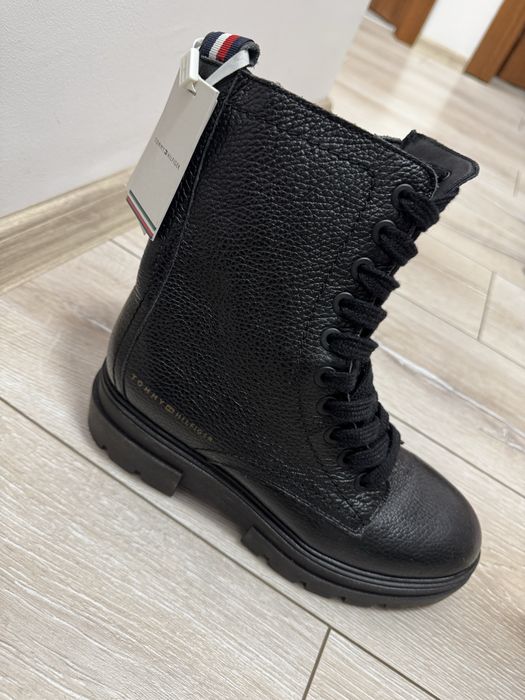 Зимни боти Tommy Hilfiger