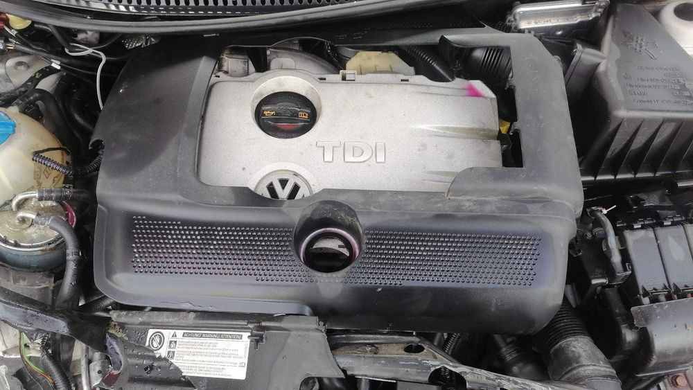 dezmembrez vw polo 9n 1.4 tdi bluemotion/bara fata polo 9n/faruri polo