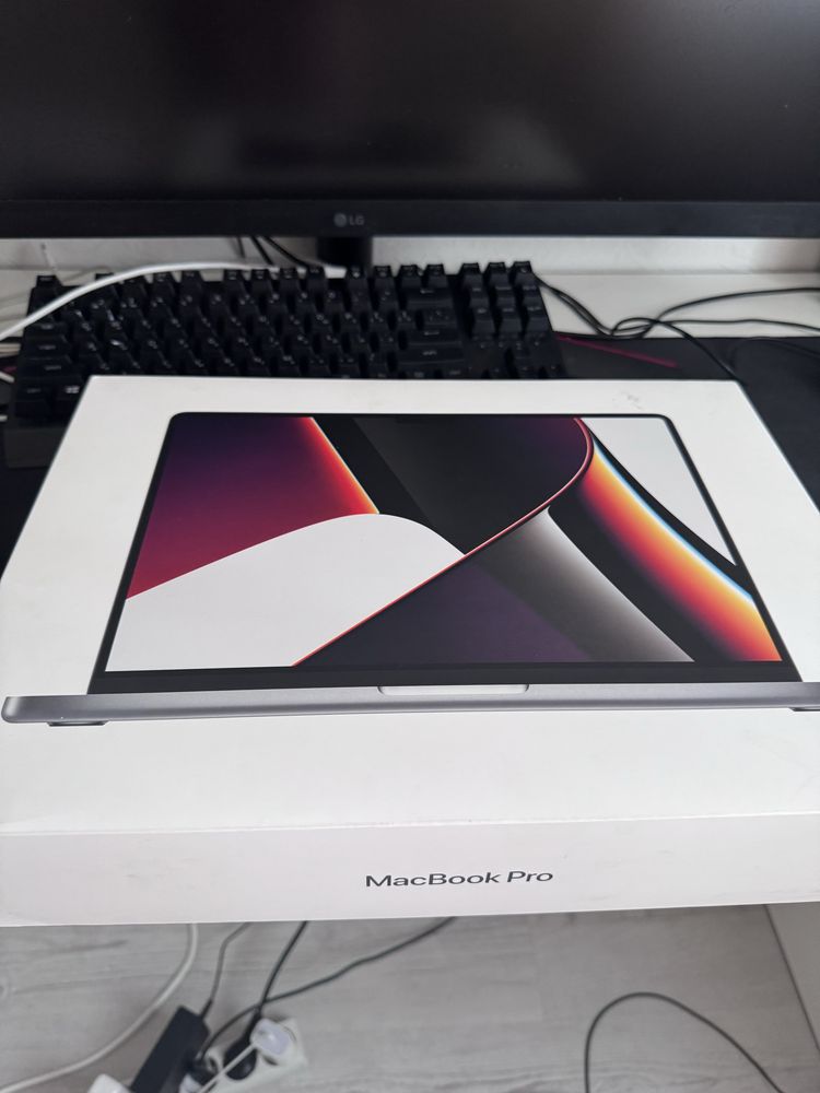 Macbook 14 Pro ОП-16gb SSD:512 gb
