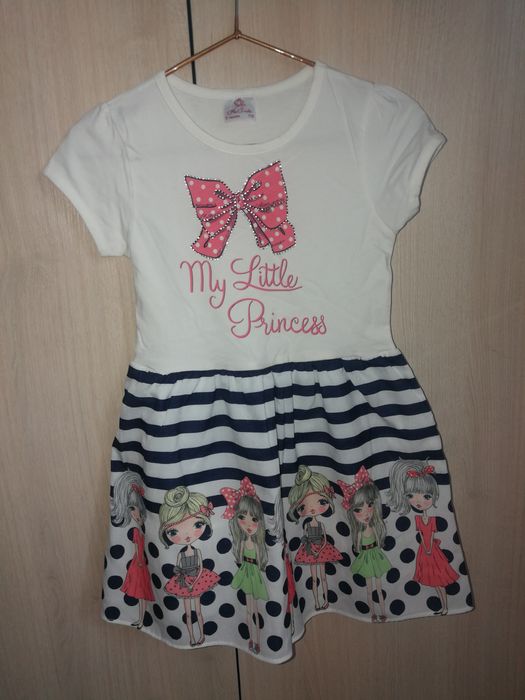 Продам новое платье на девочку 5 лет