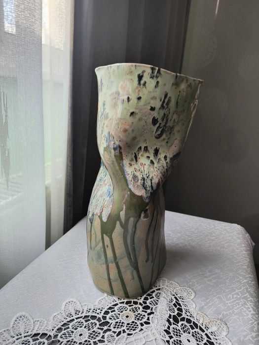 Vază și platou din ceramică