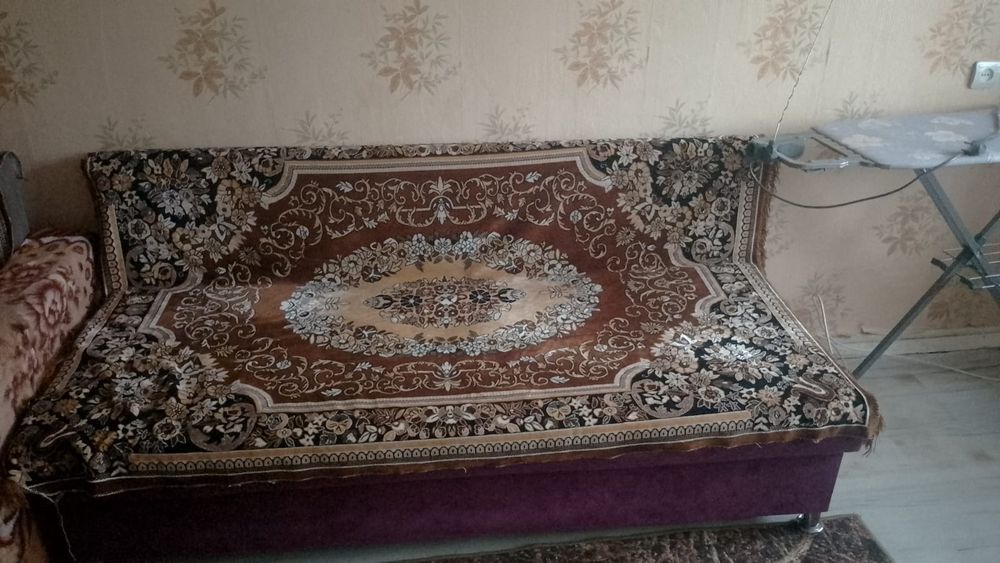 Продам диван в хорошем состоянии