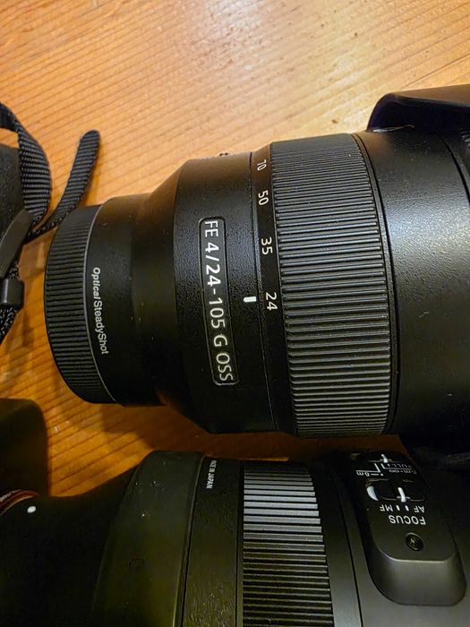 Sony A7II с обективи Sony FE 24-105mm и Sigma 100-400mm, статив