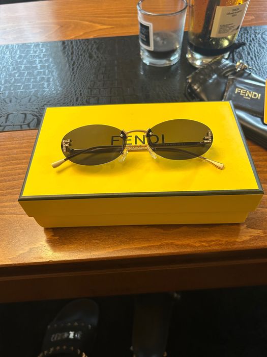 Слънчеви очила fendi